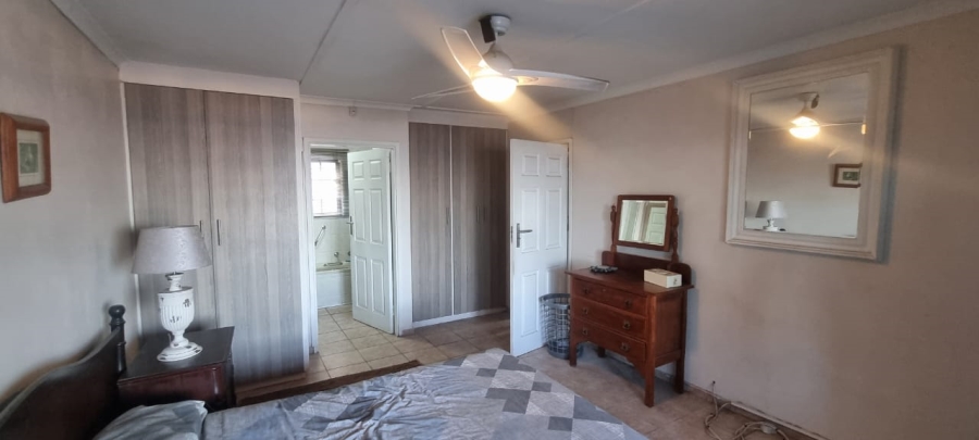3 Bedroom Property for Sale in Uvongo KwaZulu-Natal