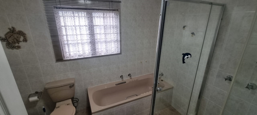 3 Bedroom Property for Sale in Uvongo KwaZulu-Natal
