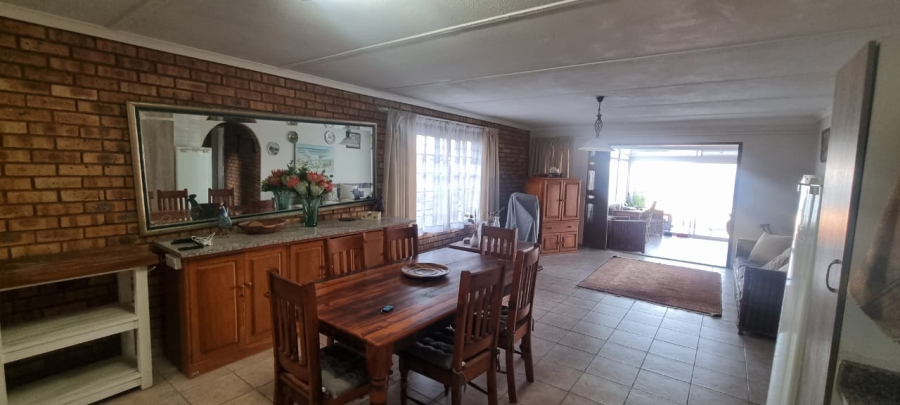 3 Bedroom Property for Sale in Uvongo KwaZulu-Natal