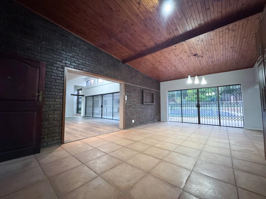5 Bedroom Property for Sale in Aviary Hill KwaZulu-Natal