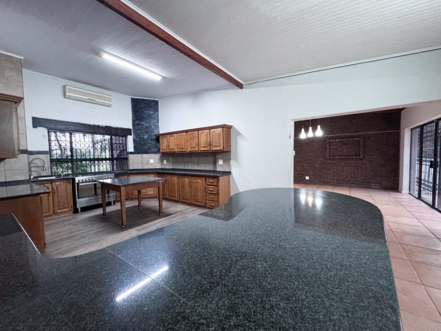 5 Bedroom Property for Sale in Aviary Hill KwaZulu-Natal