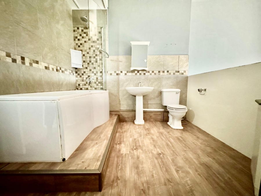 5 Bedroom Property for Sale in Aviary Hill KwaZulu-Natal