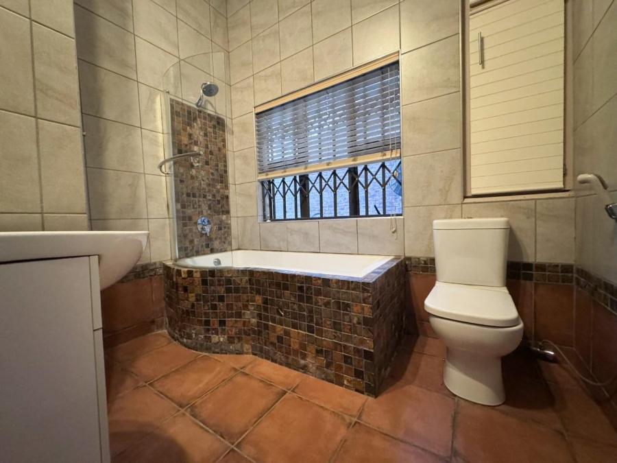 5 Bedroom Property for Sale in Aviary Hill KwaZulu-Natal