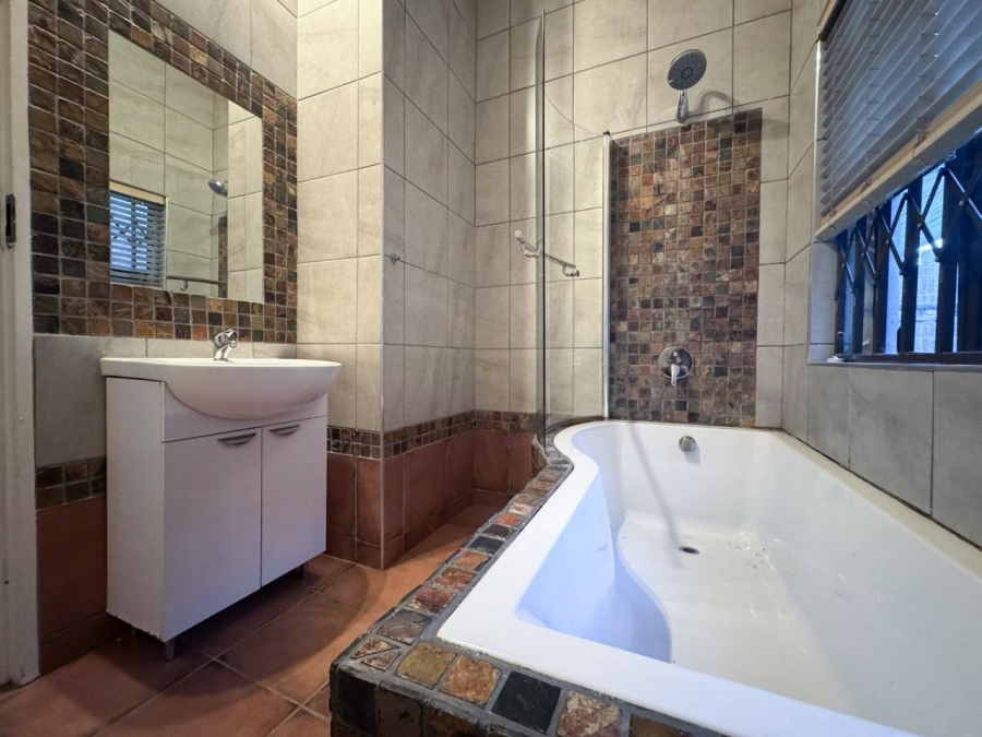 5 Bedroom Property for Sale in Aviary Hill KwaZulu-Natal