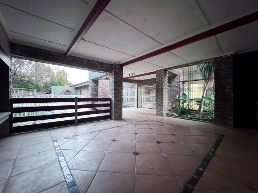 5 Bedroom Property for Sale in Aviary Hill KwaZulu-Natal