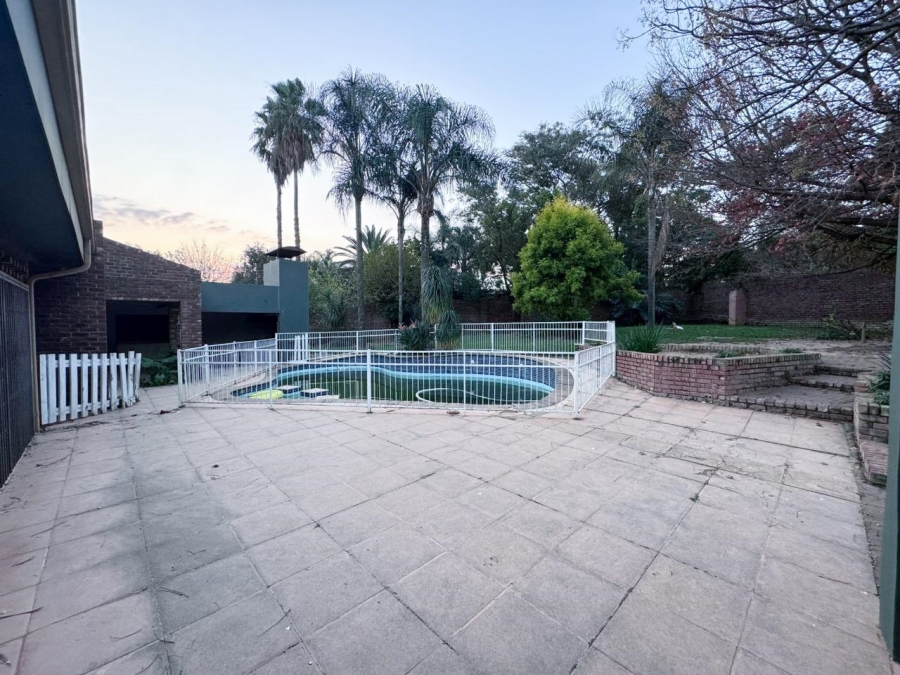 5 Bedroom Property for Sale in Aviary Hill KwaZulu-Natal