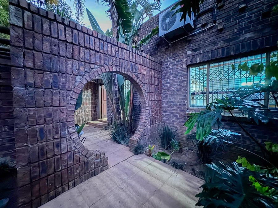 5 Bedroom Property for Sale in Aviary Hill KwaZulu-Natal