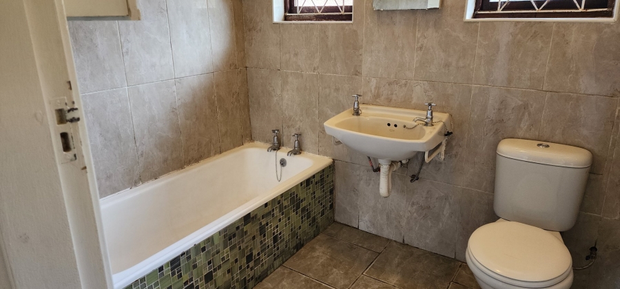2 Bedroom Property for Sale in Uvongo KwaZulu-Natal