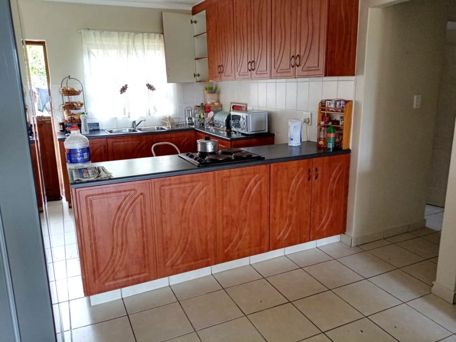 7 Bedroom Property for Sale in Sea Park KwaZulu-Natal