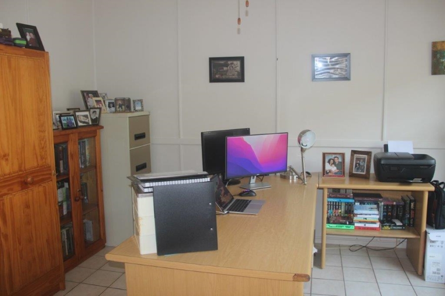 4 Bedroom Property for Sale in Umtentweni KwaZulu-Natal