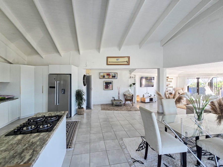 4 Bedroom Property for Sale in Uvongo KwaZulu-Natal