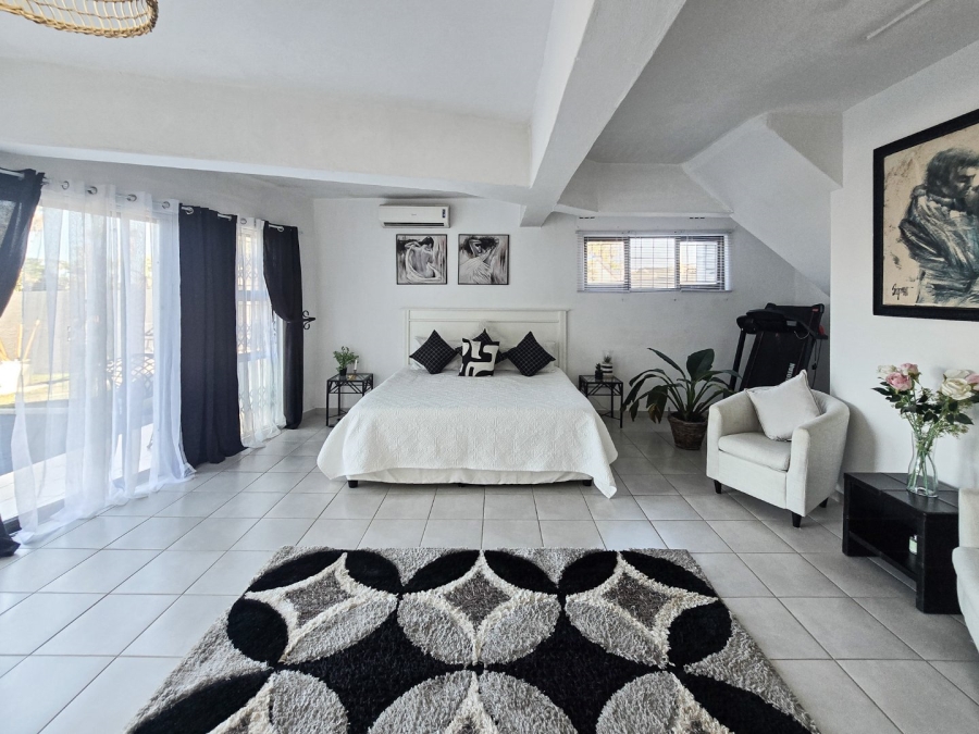 4 Bedroom Property for Sale in Uvongo KwaZulu-Natal