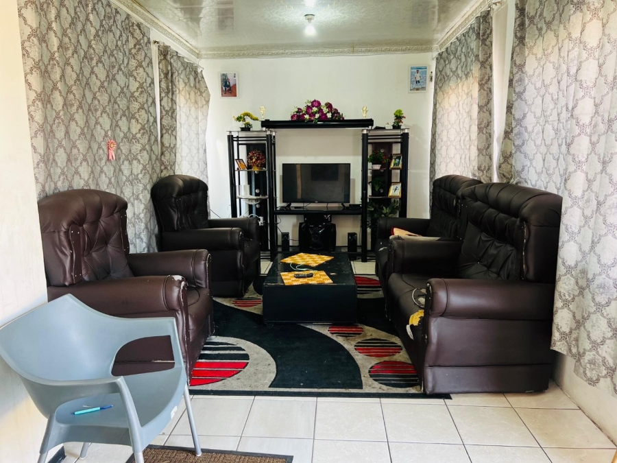 3 Bedroom Property for Sale in Lennoxton KwaZulu-Natal