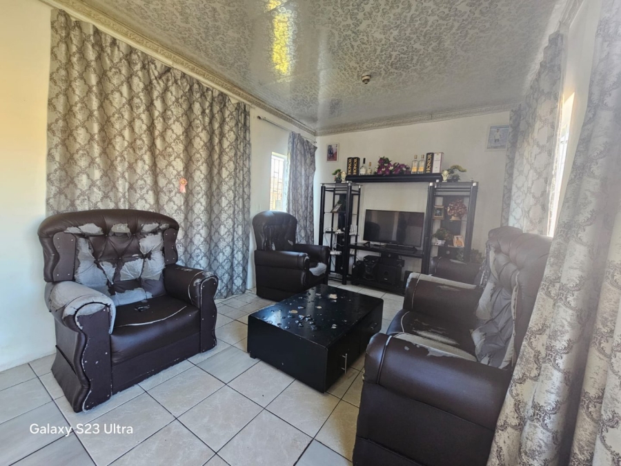 3 Bedroom Property for Sale in Lennoxton KwaZulu-Natal