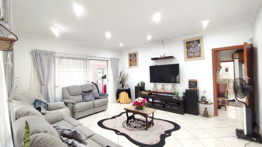 8 Bedroom Property for Sale in Marburg KwaZulu-Natal