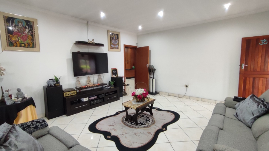8 Bedroom Property for Sale in Marburg KwaZulu-Natal