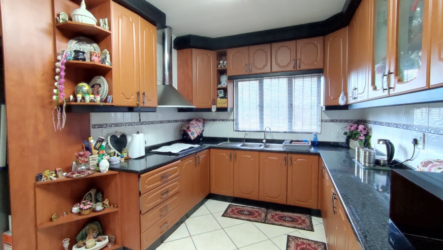 8 Bedroom Property for Sale in Marburg KwaZulu-Natal