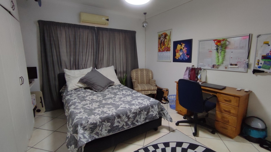 8 Bedroom Property for Sale in Marburg KwaZulu-Natal
