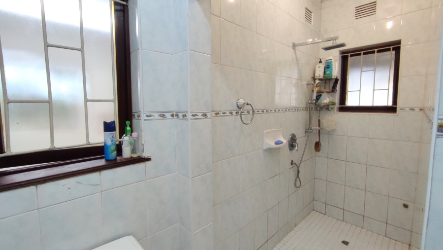 8 Bedroom Property for Sale in Marburg KwaZulu-Natal