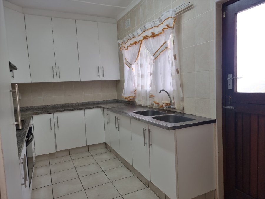 3 Bedroom Property for Sale in Sea Park KwaZulu-Natal
