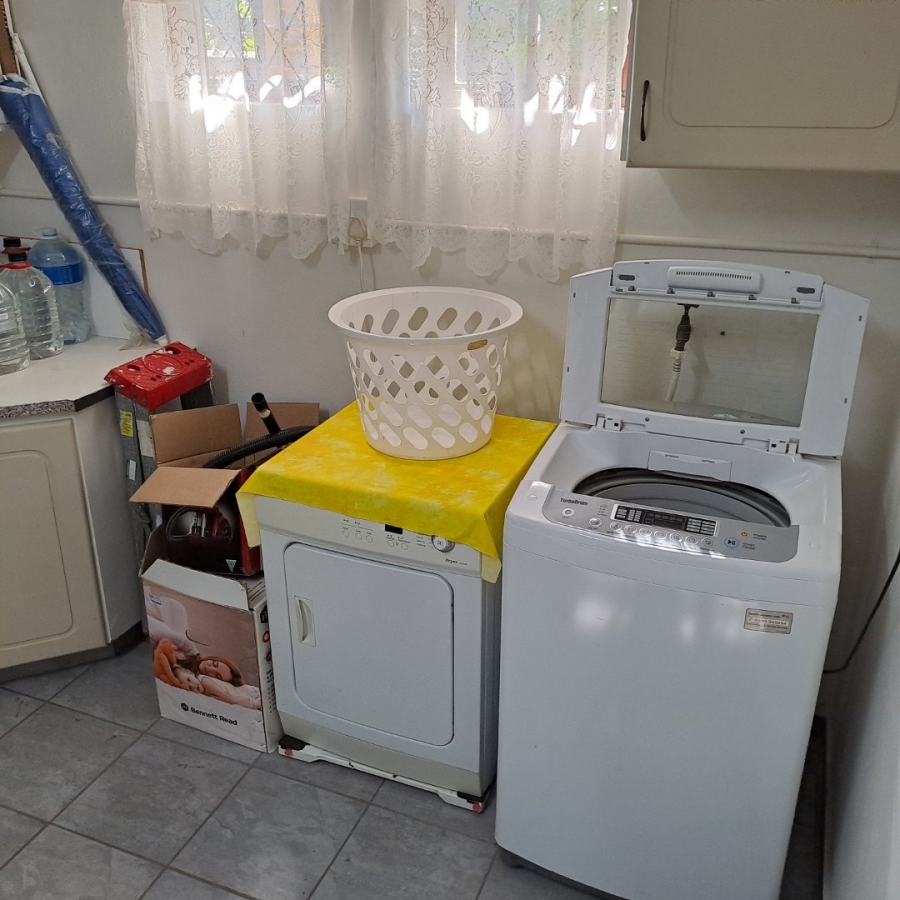 3 Bedroom Property for Sale in Pennington KwaZulu-Natal