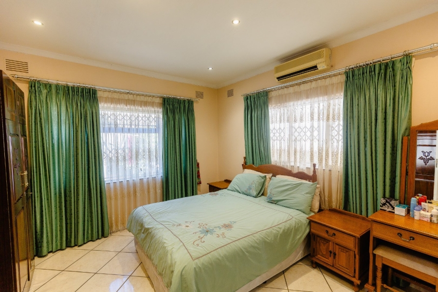 4 Bedroom Property for Sale in Oslo Beach KwaZulu-Natal