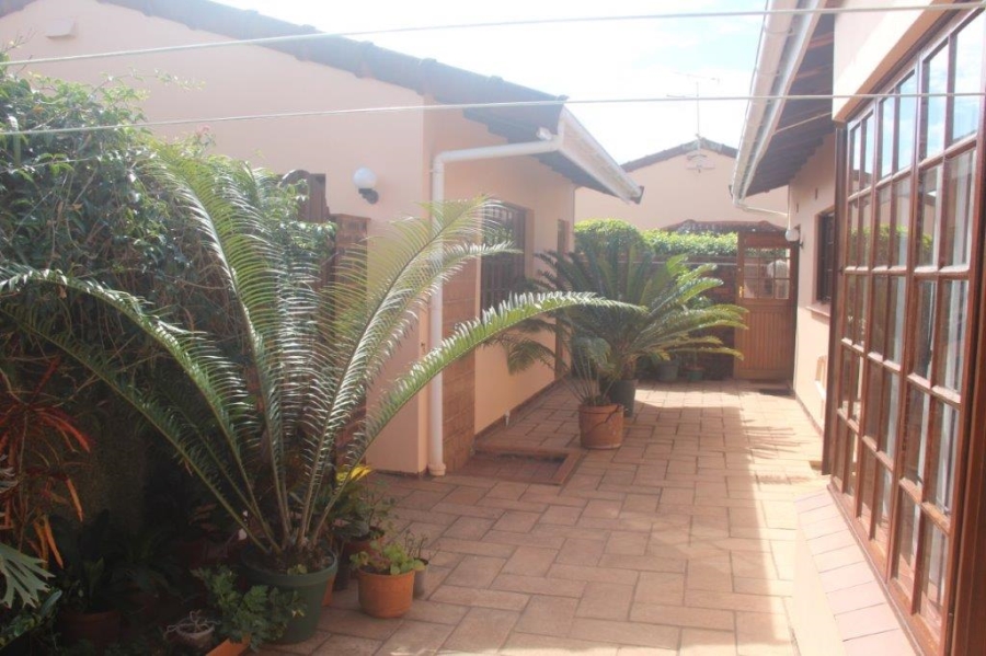 3 Bedroom Property for Sale in Umtentweni KwaZulu-Natal