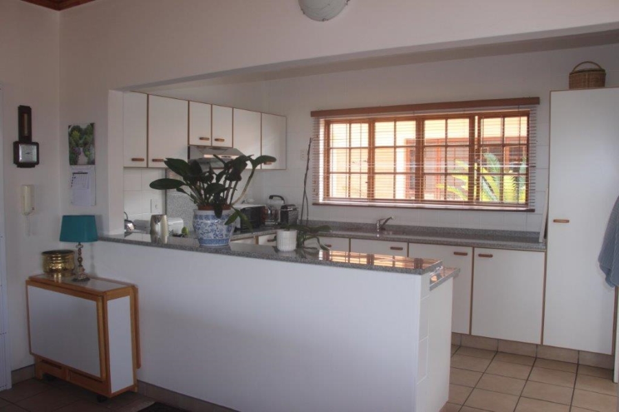 3 Bedroom Property for Sale in Umtentweni KwaZulu-Natal
