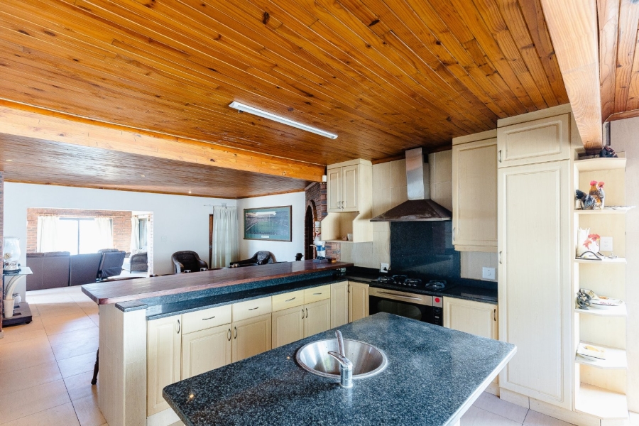 6 Bedroom Property for Sale in Umzumbe KwaZulu-Natal