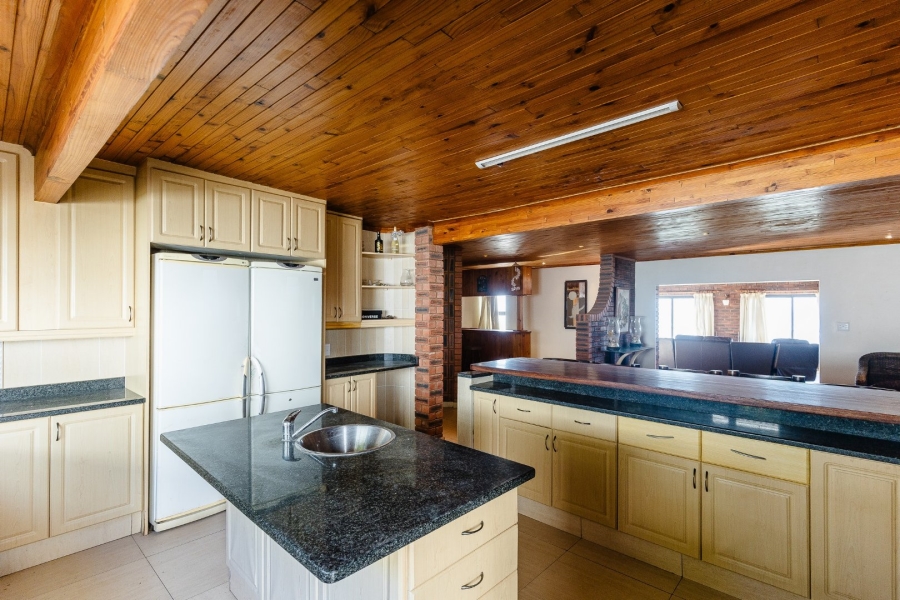 6 Bedroom Property for Sale in Umzumbe KwaZulu-Natal