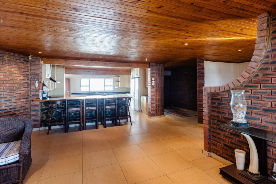 6 Bedroom Property for Sale in Umzumbe KwaZulu-Natal