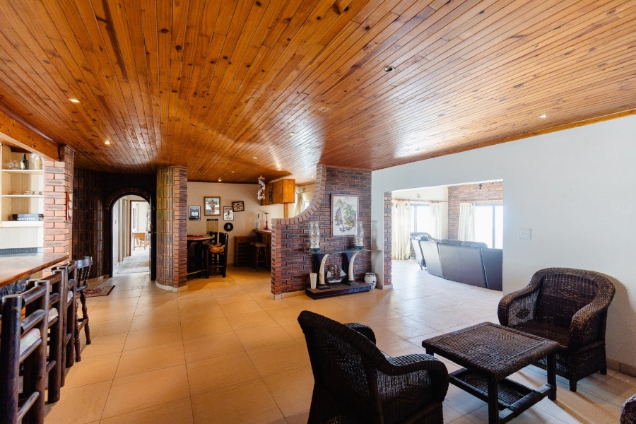 6 Bedroom Property for Sale in Umzumbe KwaZulu-Natal