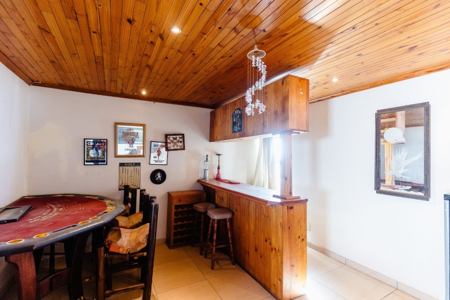 6 Bedroom Property for Sale in Umzumbe KwaZulu-Natal