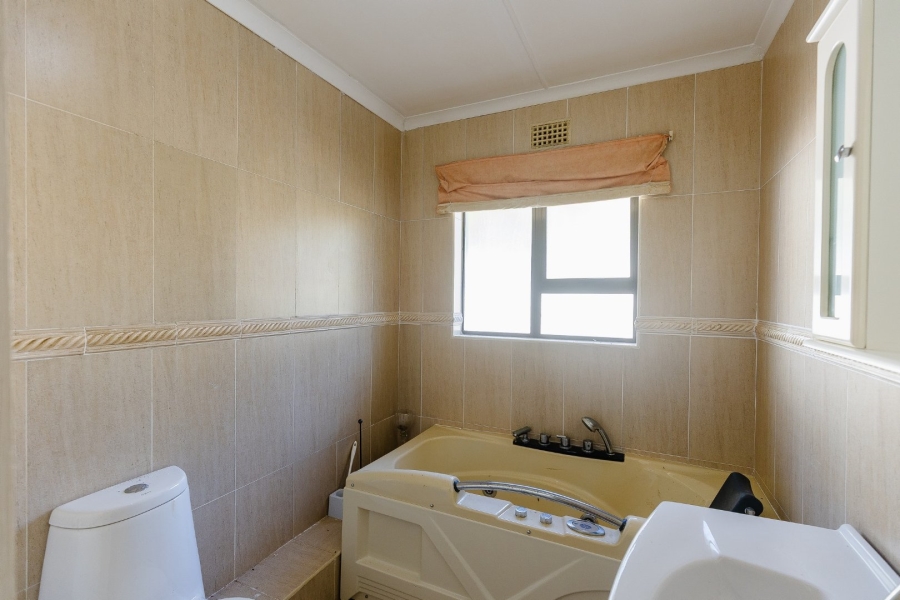 6 Bedroom Property for Sale in Umzumbe KwaZulu-Natal
