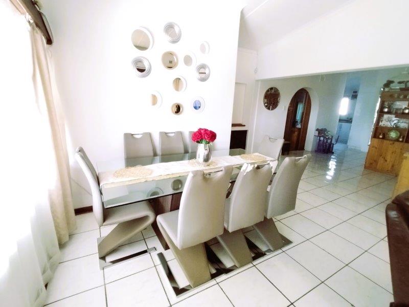 4 Bedroom Property for Sale in Sea Park KwaZulu-Natal