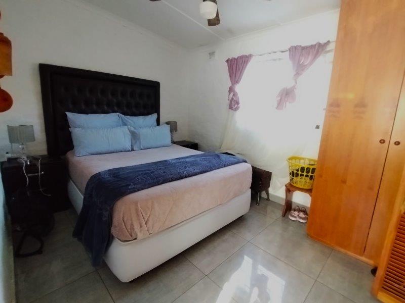 4 Bedroom Property for Sale in Sea Park KwaZulu-Natal