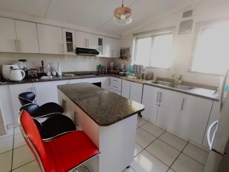 4 Bedroom Property for Sale in Sea Park KwaZulu-Natal