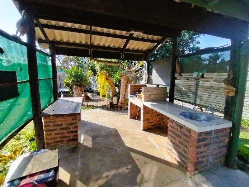 4 Bedroom Property for Sale in Sea Park KwaZulu-Natal