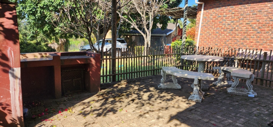 6 Bedroom Property for Sale in Sea Park KwaZulu-Natal