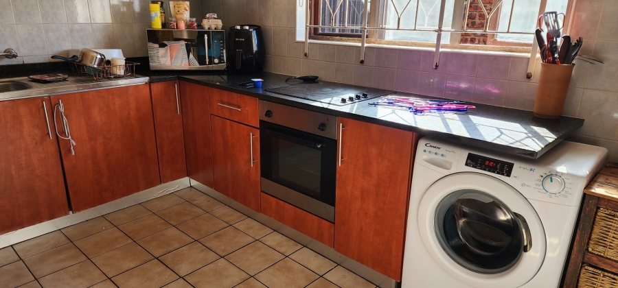 6 Bedroom Property for Sale in Sea Park KwaZulu-Natal