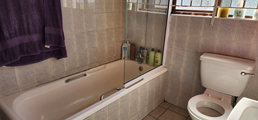 6 Bedroom Property for Sale in Sea Park KwaZulu-Natal
