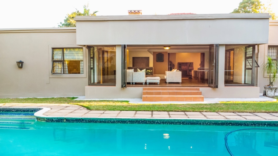 5 Bedroom Property for Sale in Cowies Hill KwaZulu-Natal