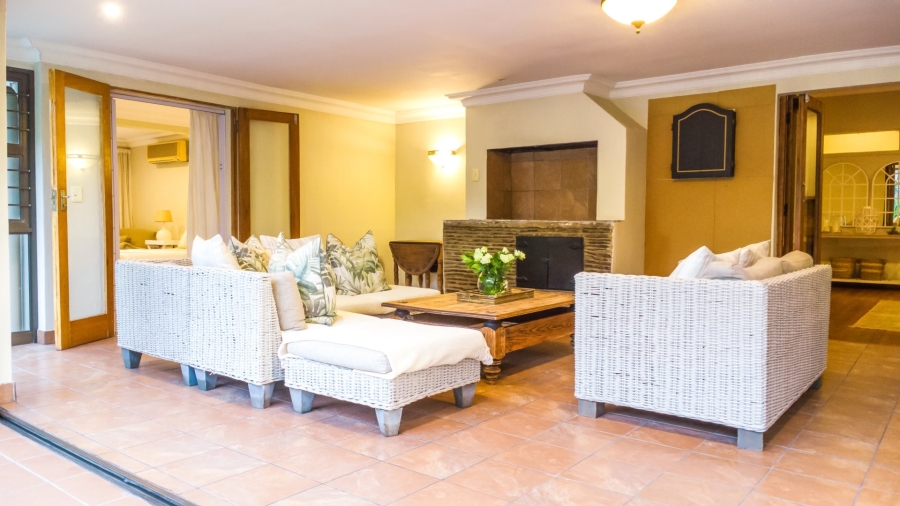 5 Bedroom Property for Sale in Cowies Hill KwaZulu-Natal