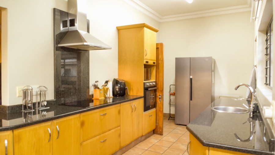 5 Bedroom Property for Sale in Cowies Hill KwaZulu-Natal