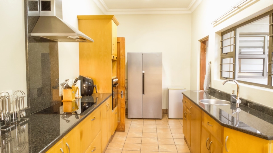 5 Bedroom Property for Sale in Cowies Hill KwaZulu-Natal
