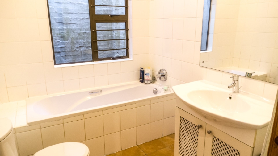 5 Bedroom Property for Sale in Cowies Hill KwaZulu-Natal