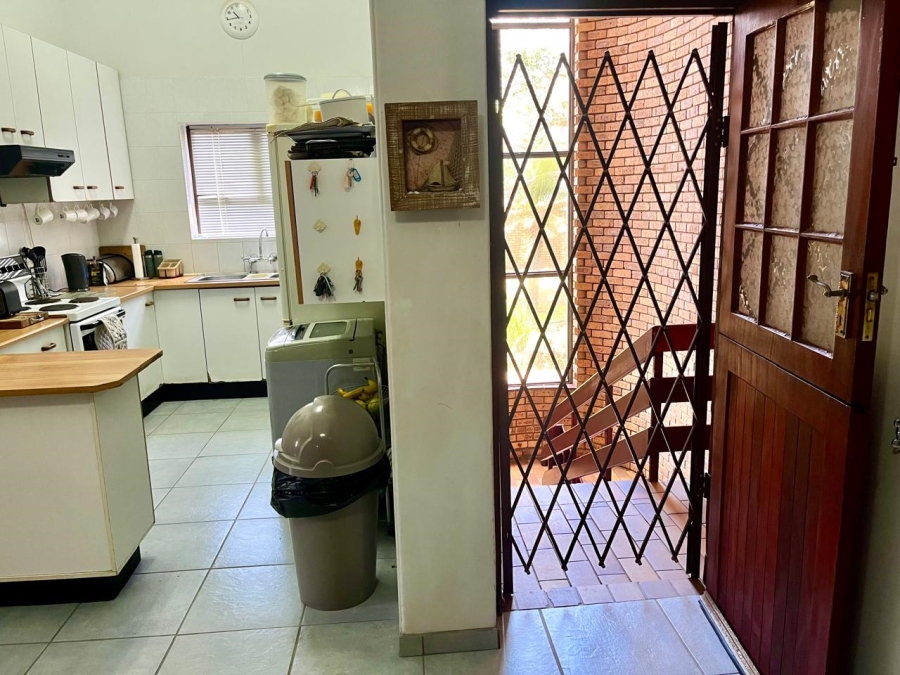 4 Bedroom Property for Sale in Hibberdene KwaZulu-Natal