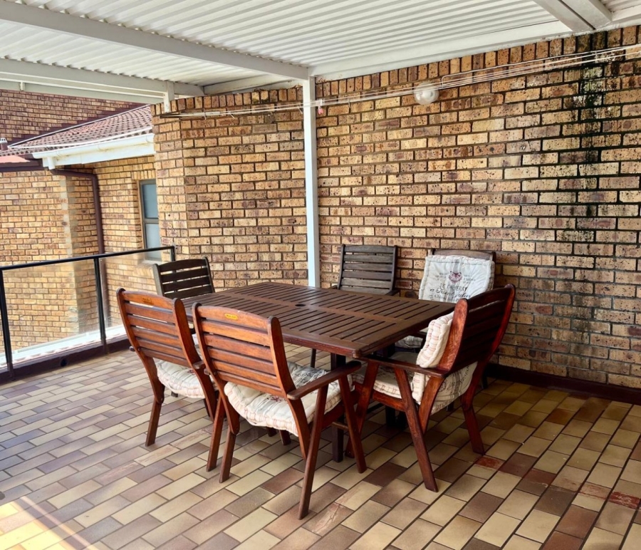 4 Bedroom Property for Sale in Hibberdene KwaZulu-Natal