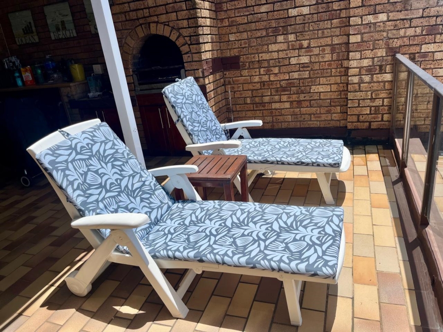 4 Bedroom Property for Sale in Hibberdene KwaZulu-Natal