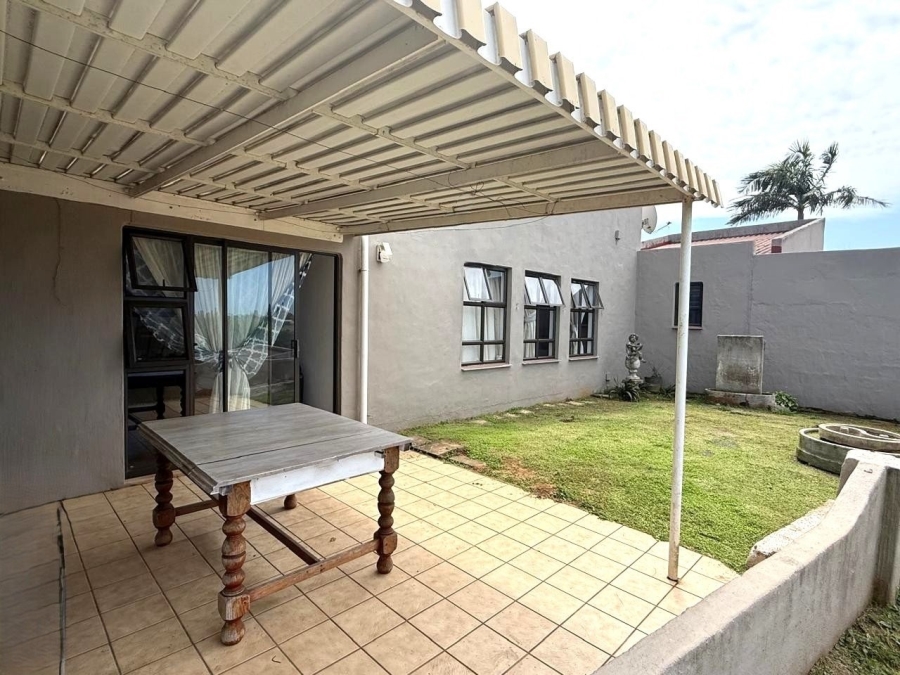 2 Bedroom Property for Sale in Port Edward KwaZulu-Natal